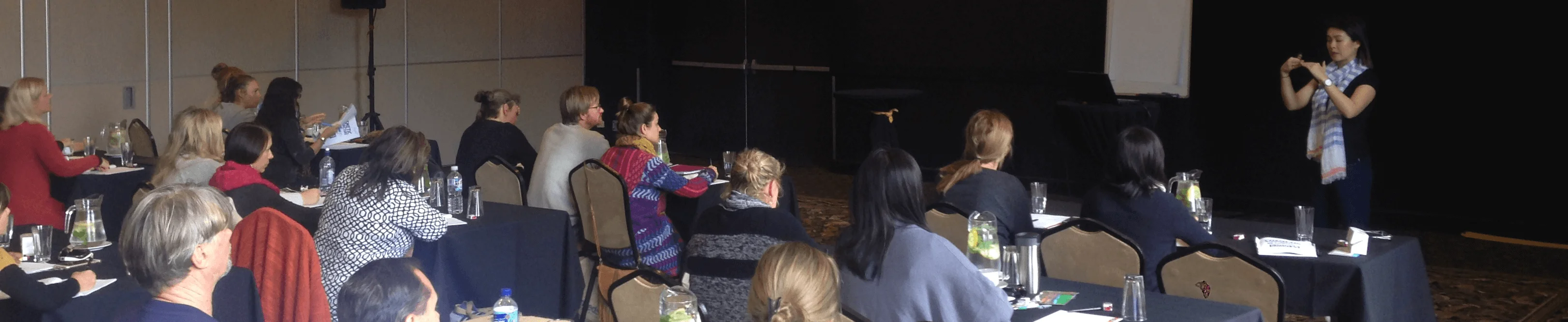 dr vivian from cosmetic acupuncture presenting seminars facial rejuvenation education by dr vivian tam